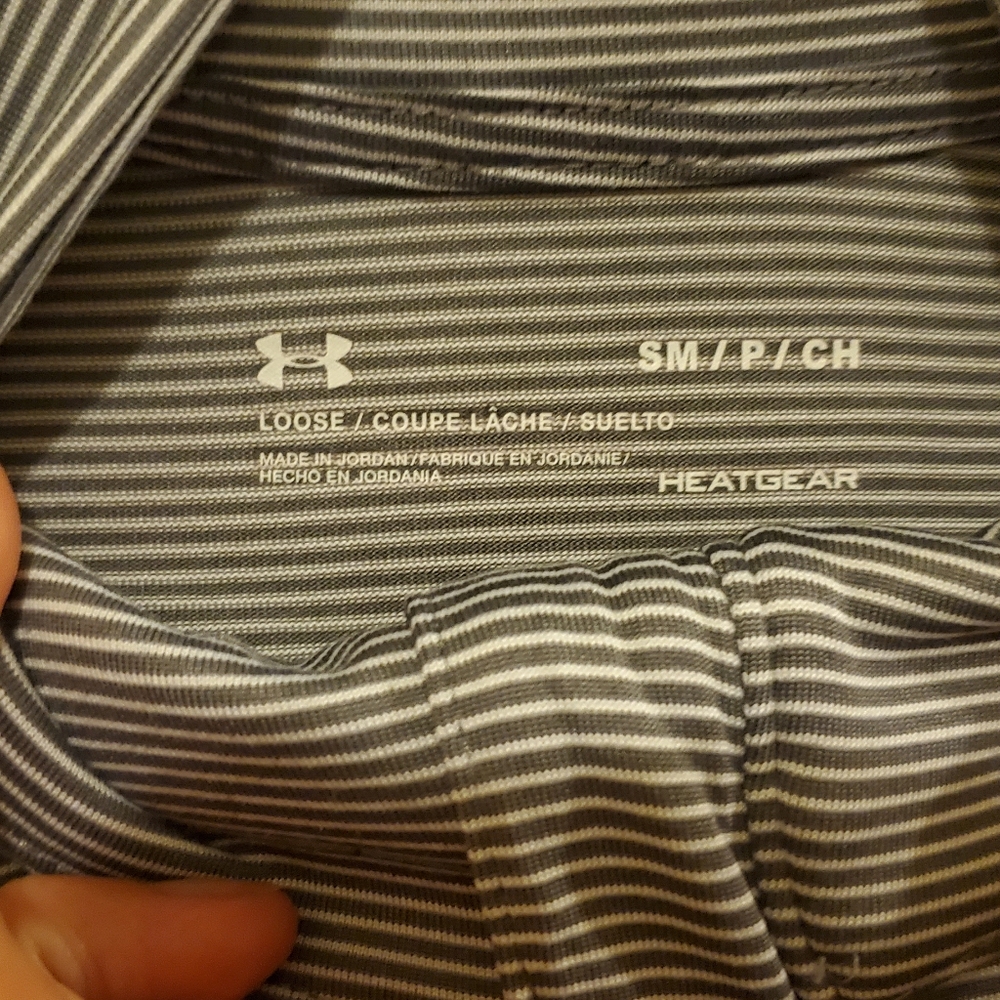 Under Armour top - Picture 4 of 5